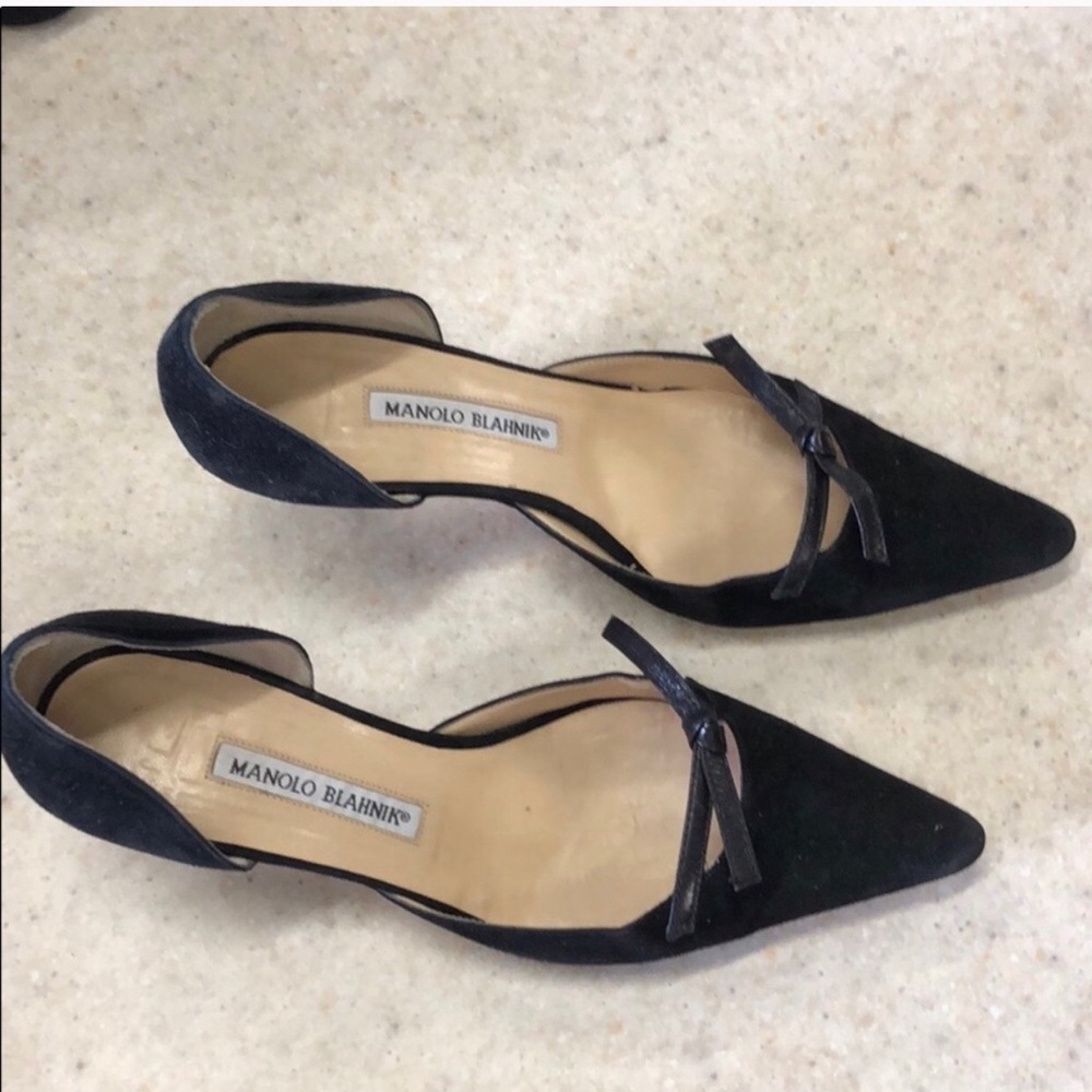 Reposhed: Manolo Blahnik suede kitten heels